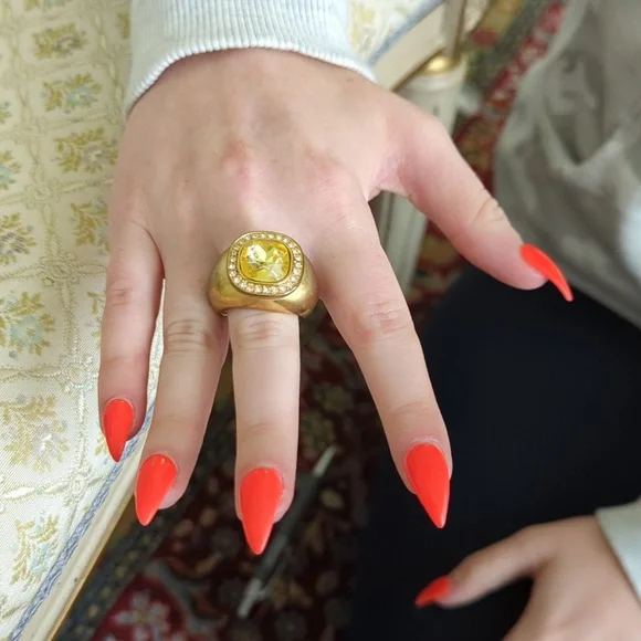 Size 9 chunky rings - Picture 3 of 7